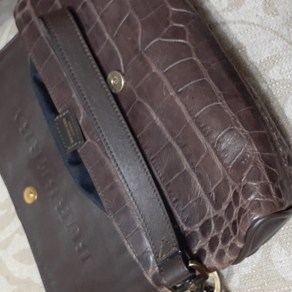 BURBERRY AUTHENTIC RARE CLUTCH - Picture 12 of 12
